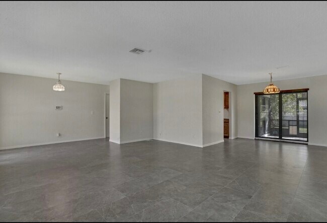 Photo - 12186 Sycamore Ln