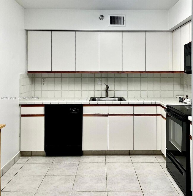 Photo - 3530 Mystic Pointe Dr Unidad 1711