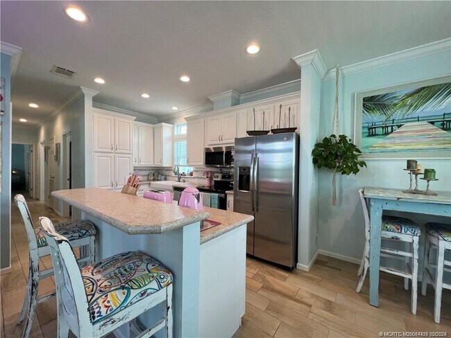 Photo - 102 NE Shoal Dr