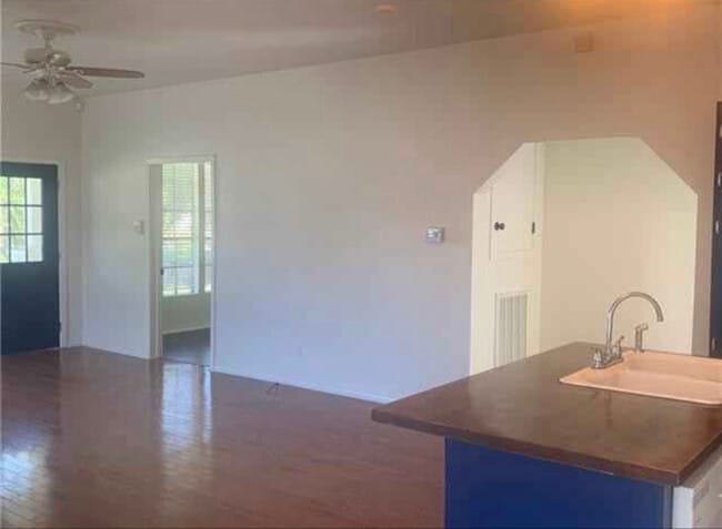 Photo - 402 S Cherry St