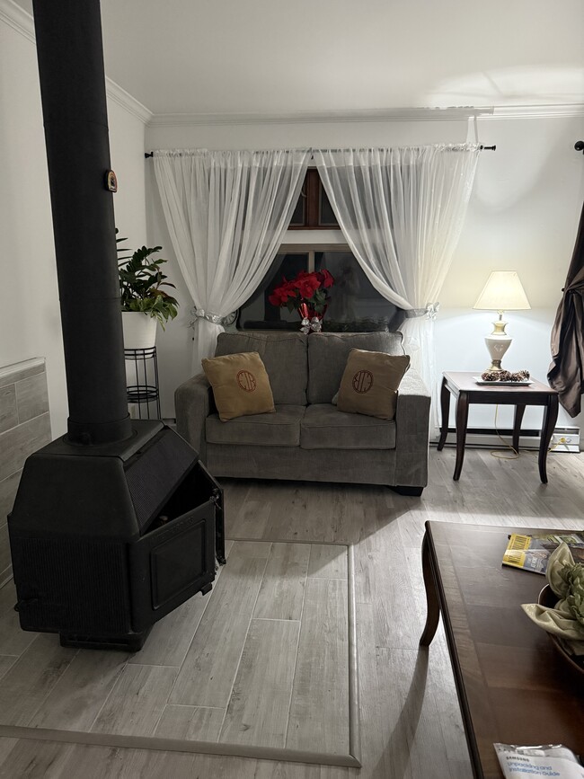 Photo - 1053 Danby Rd