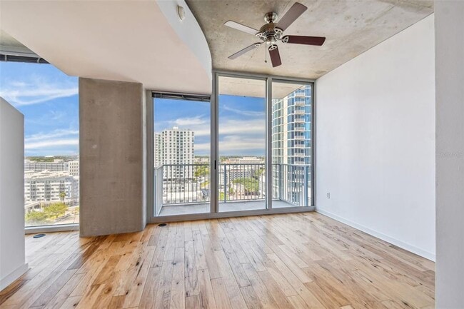 Photo - 777 N Ashley Dr Unidad 1413