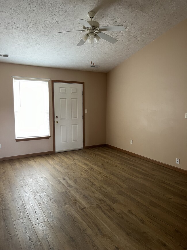 Photo - 3328 Hopkins Dr