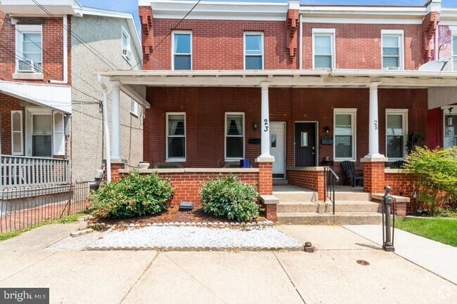 Building Photo - 23 E Rambo St Rental
