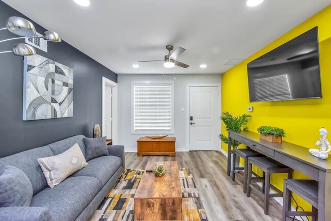 Building Photo - 2620 Arbor St Unit ID1257719P Rental