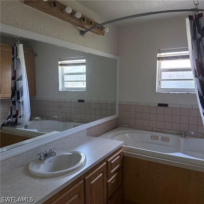 Photo - 706 Arianne Ct