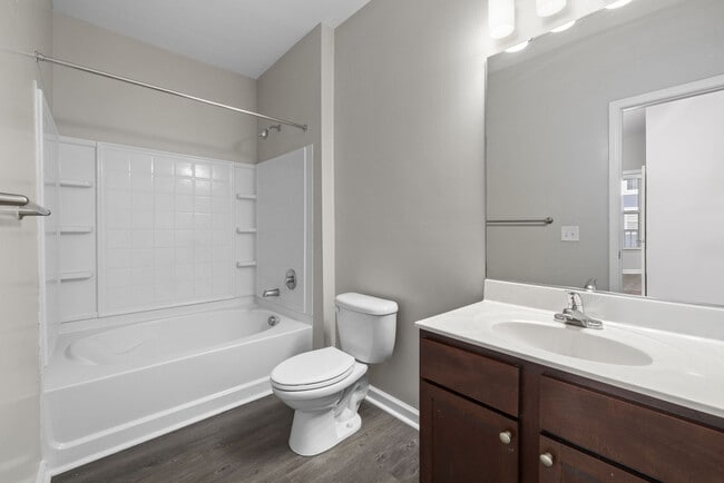 Level at 401 apartments — community photo