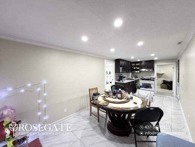 Photo - All-Inclusive 2-Bedroom Basement Apartment with 2 Parking Spaces – Mississauga Unité 2