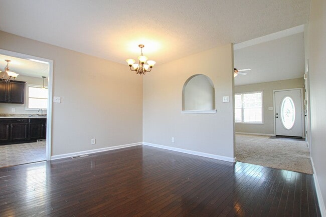 Photo - Three Bedroom in Autumn Creek!
