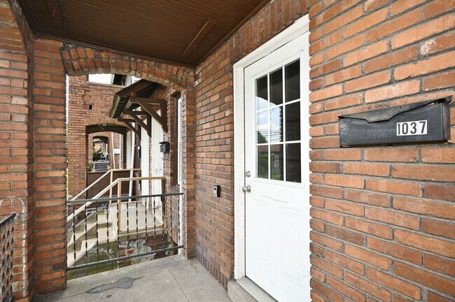 Photo - 1037 N 6th St Unit 1037