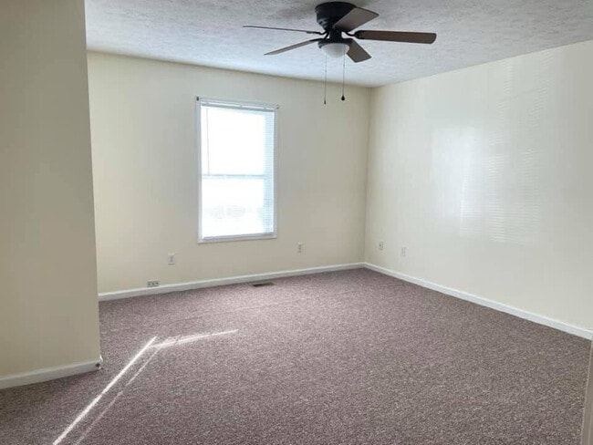 Photo - 114 Creekside Dr