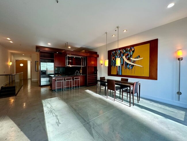 Photo - FURNISHED LUXURY TOP-FLOOR 2BR/2.5BA PENTH... Unit 605
