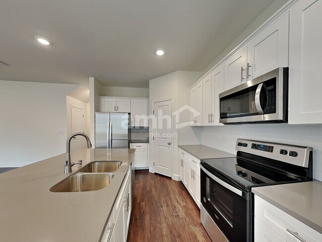 8815 Carmine Cob Ave