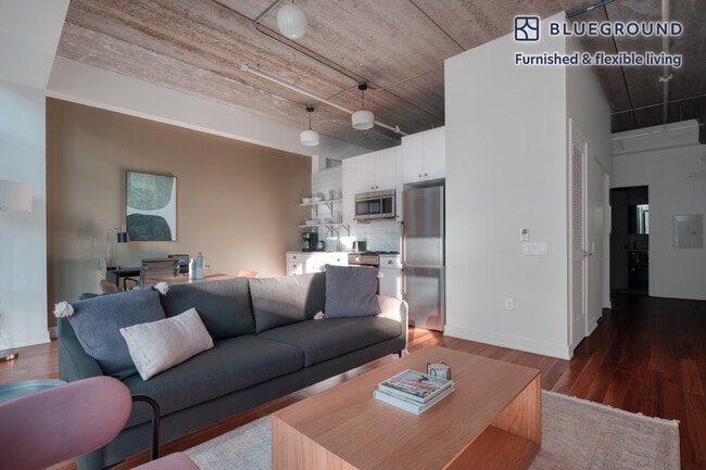 Photo - 676 N La Salle Dr Unit FL5-ID891