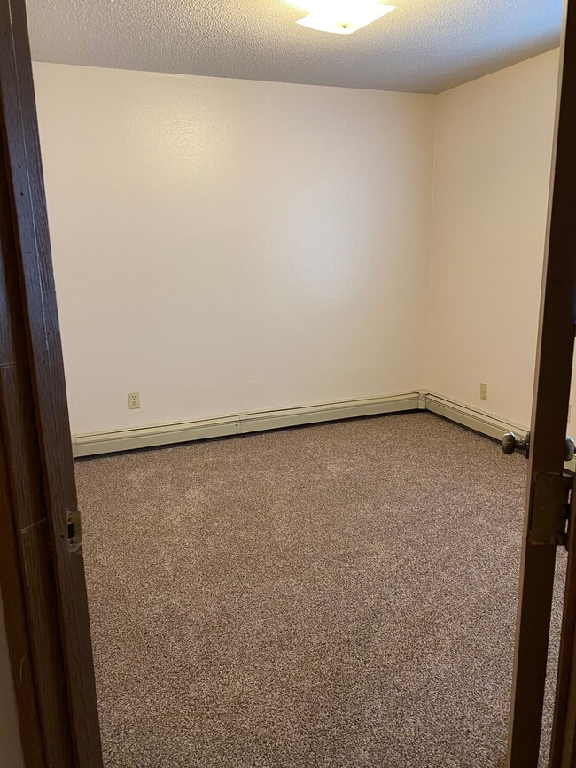 Photo - 4 Bedroom 2 Bathroom Apartment Unit CR-205