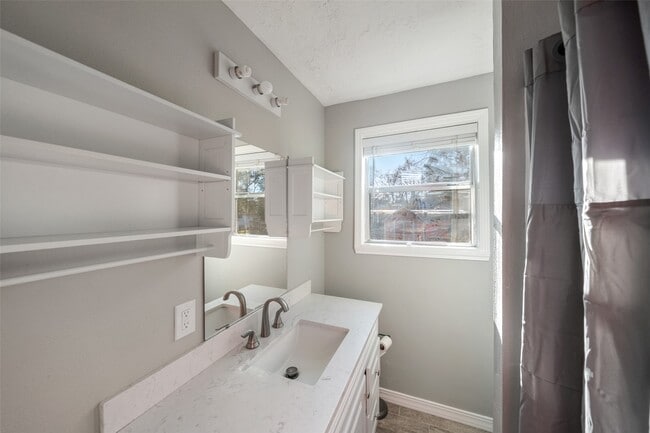 Photo - 24011 Lenze Rd