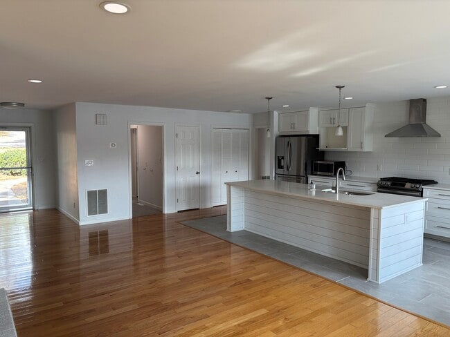 Photo - 60 Gingham Ln