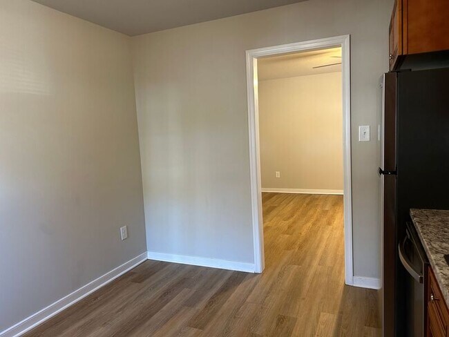 Photo - 15801 Meridian Ave