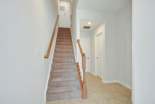 Photo - 43501 Apple Orch Sq