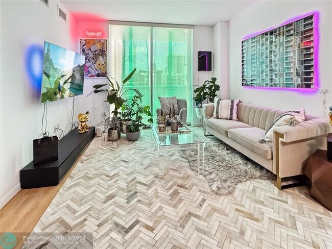 Photo - 333 NE 24th St Unidad 1112