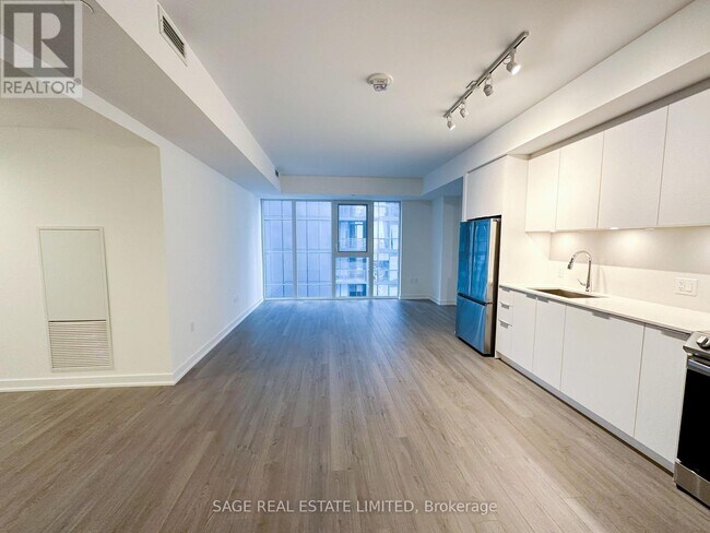 Photo - 357 King St W Unit 2009