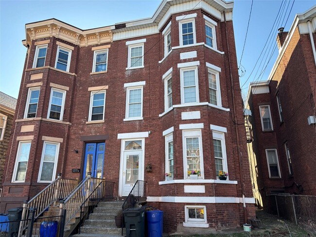 Building Photo - 75 Liberty St Unit 3 Rental