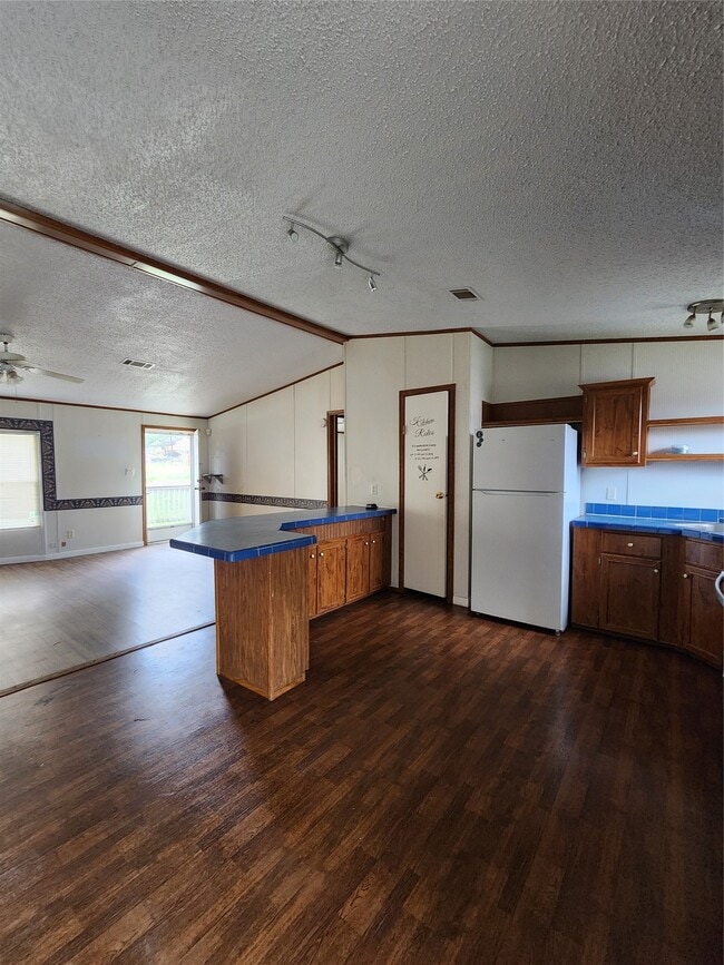 16925 W Forrestal