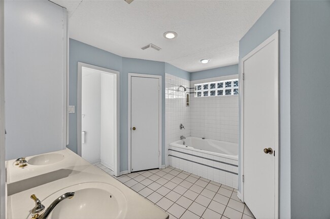 Photo - 1631 Bradney Dr