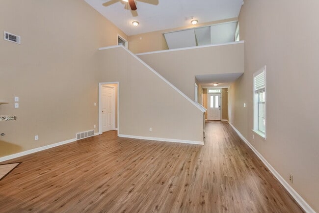 Photo - 944 Shorey Ln