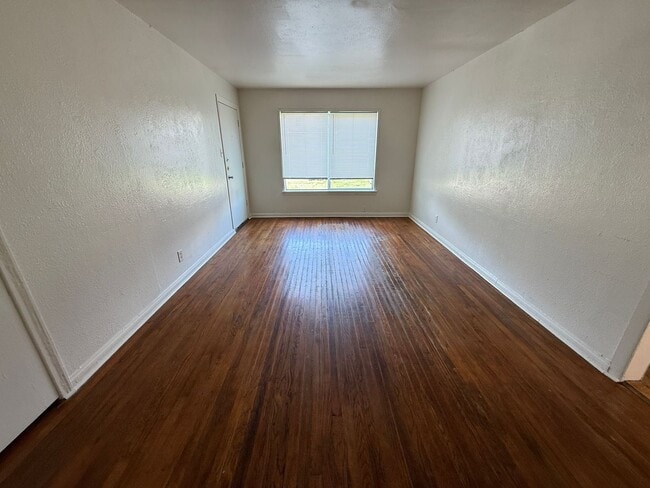 Photo - 803 Sissom Rd Unidad Apt 1