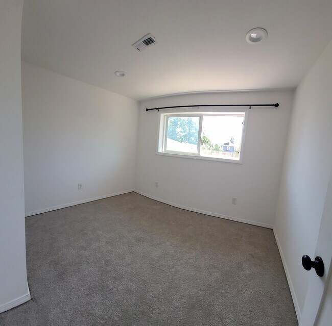 Photo - 5407 S Pine St Unidad 5407 S Pine St, B