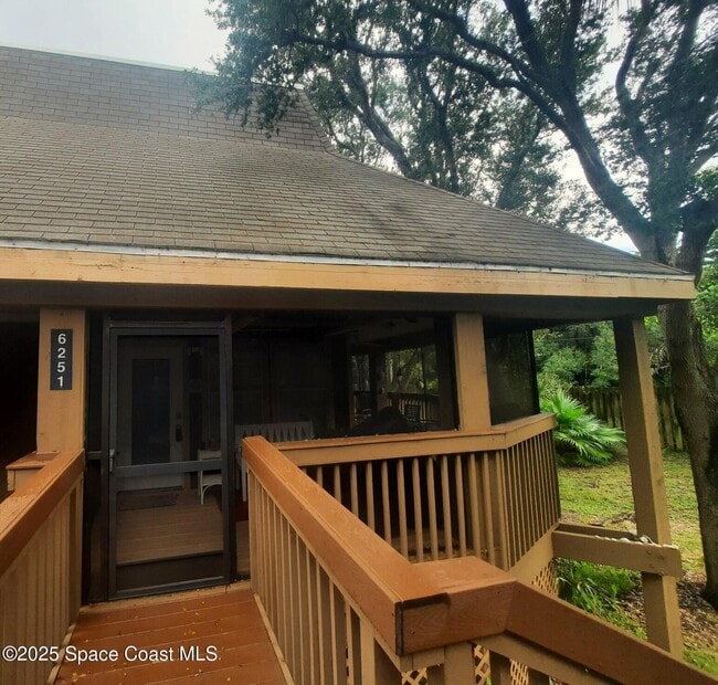Building Photo - 6251 Treetop Dr Rental