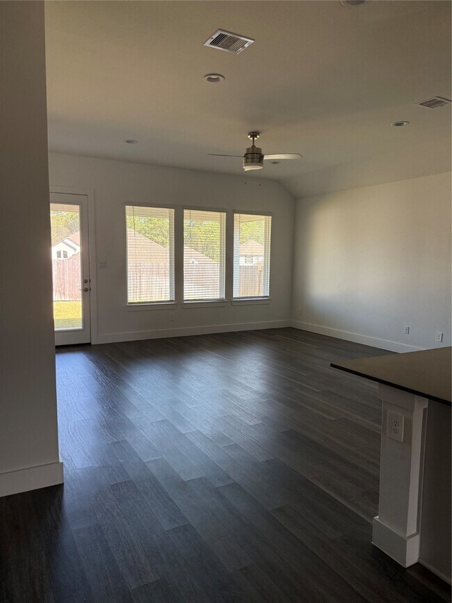 Photo - 15228 Tattle Crk Ln