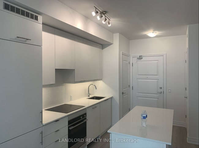 Photo - 36 Elm Dr W Unité 703