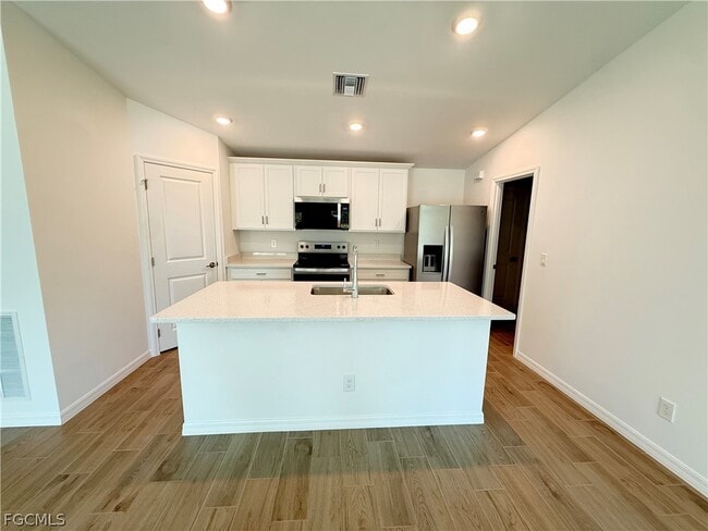 Photo - 4111 16th St W