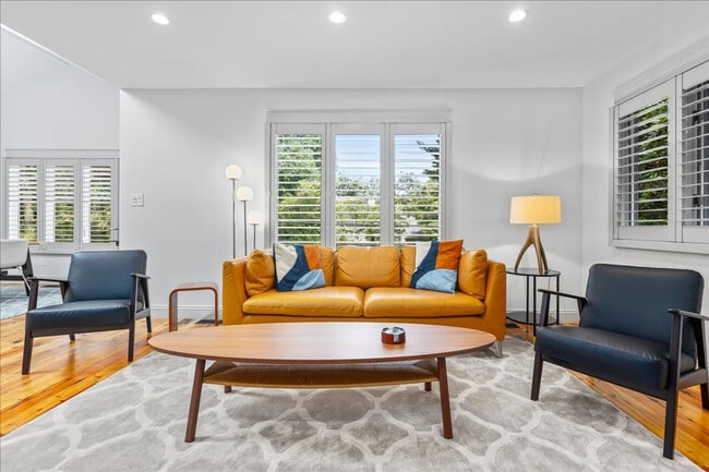 710 Light House Avenue-SI ID1309008P