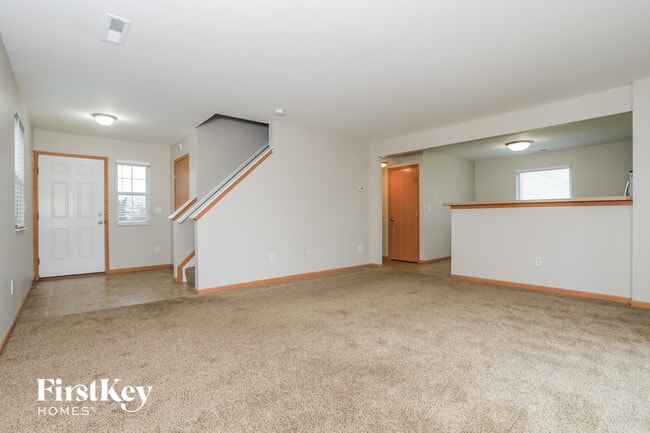 Photo - 330 Heftner Cir