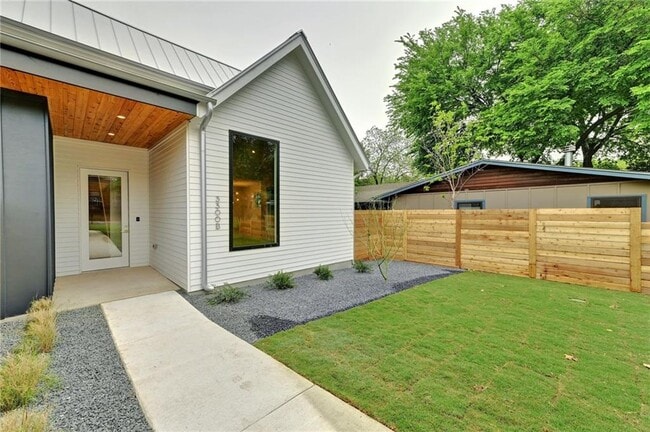 Photo - 3300 S 5th St