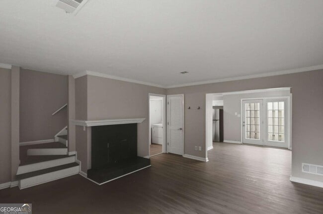 Photo - 218 Mill Creek Pl