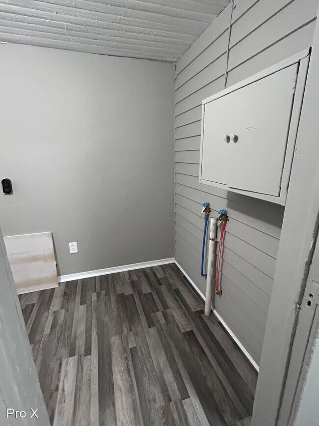 3 br, 1 bath House - 114 W Park