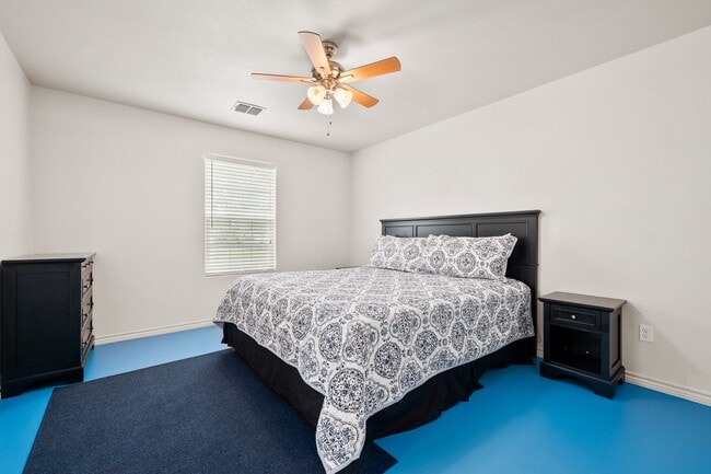 Photo - 109 Gillespie Ln