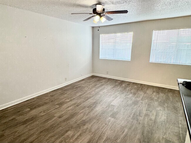 Photo - 11002 Hammerly Blvd Condo Unit 216