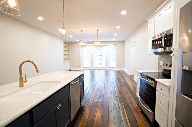 Photo - 100 W Main St Unit Apartment 3