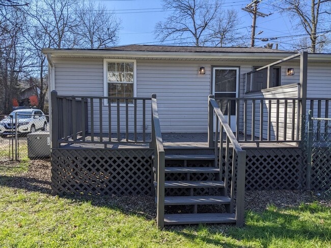 Photo - 900 Carline Rd Unit Apt B