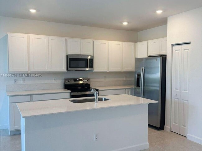 Photo - 363 SE Crossoak Ln