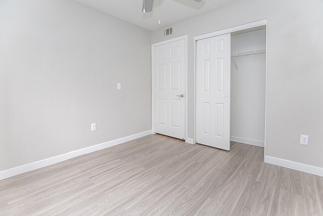 vacant bedroom at tides at cheyenne apartments in las vegas nv - Chapter 3240