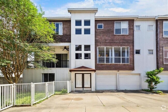 Building Photo - 616 Lester St Rental