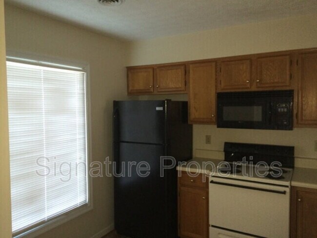 Photo - 2216 High Bush Cir