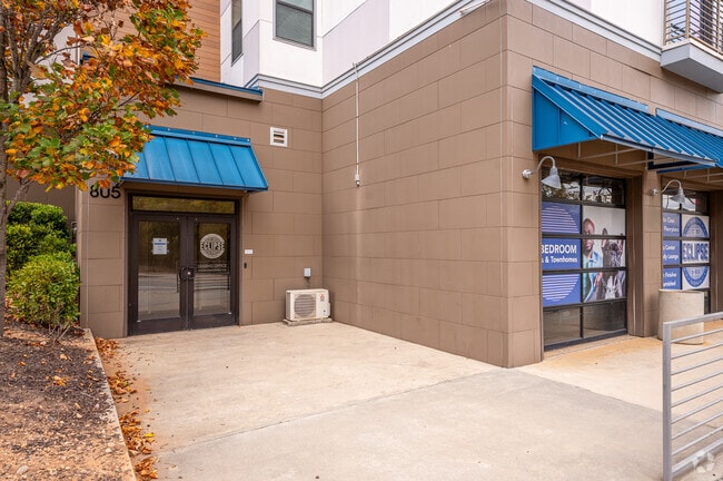 FRONT ENTRANCE - Eclipse on Broad