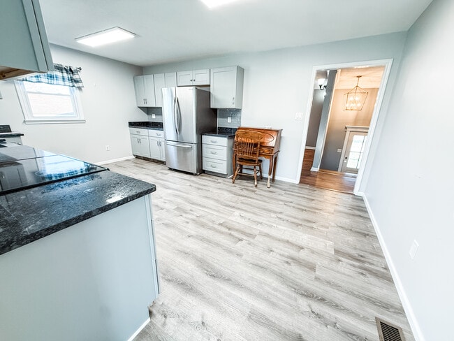 Photo - 208 Green Acres Dr